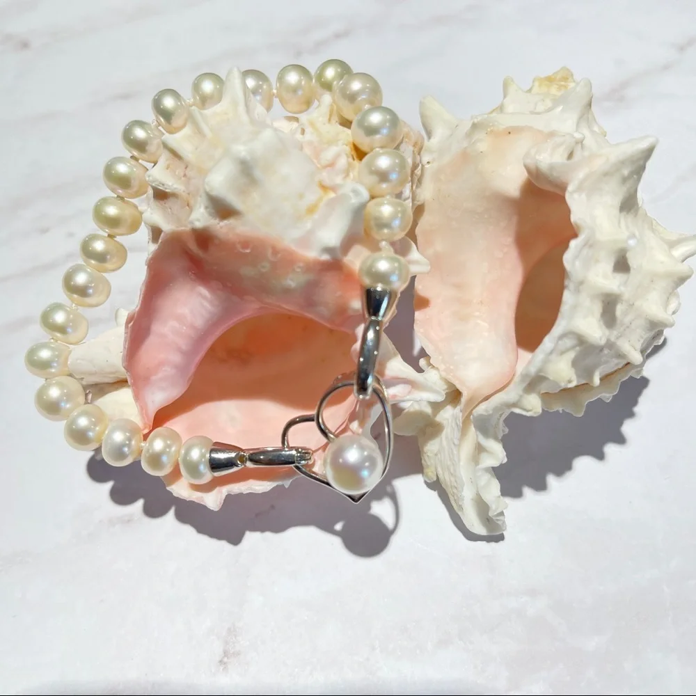 White Cultured Freshwater Pearl Bracelet W/ 925S Heart Shaped Pendant Clasp 7.5
